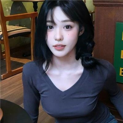 她房间里的云